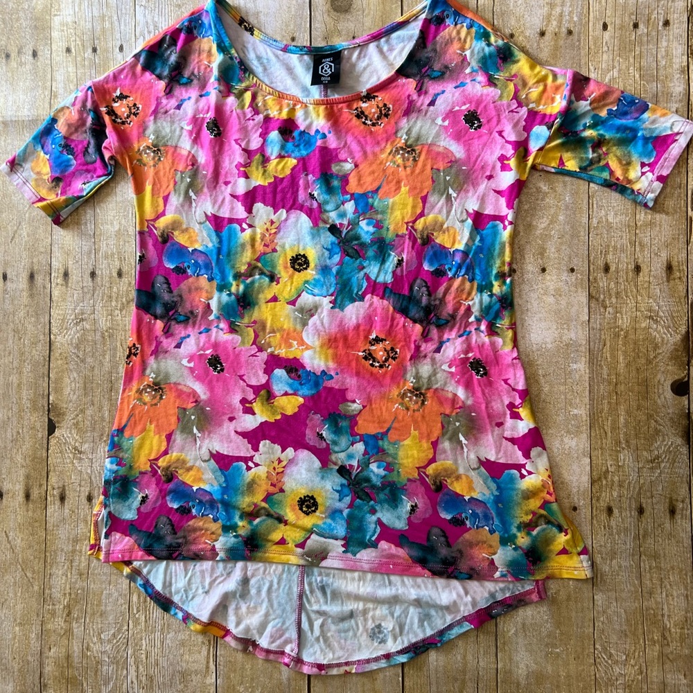 Agnes and dora, hi lo tee, whimsical,xs
